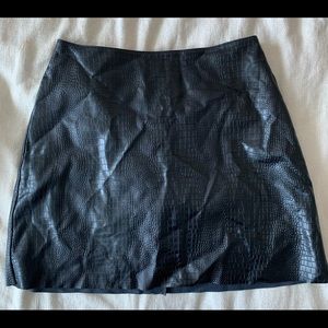 Express black snakeskin skirt